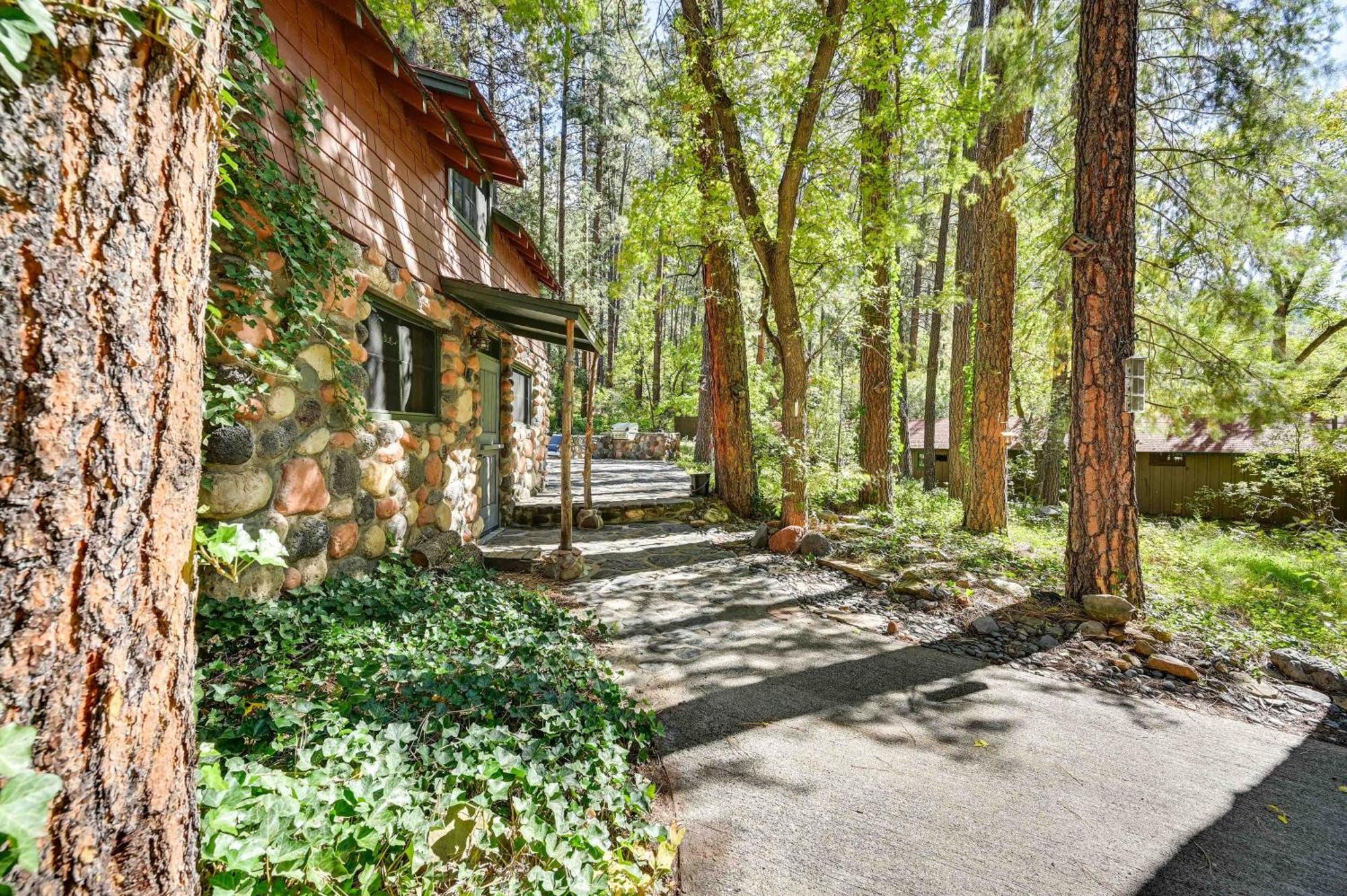 Peaceful Sedona Retreat With Patio And Mtn Views! Appartement Buitenkant foto