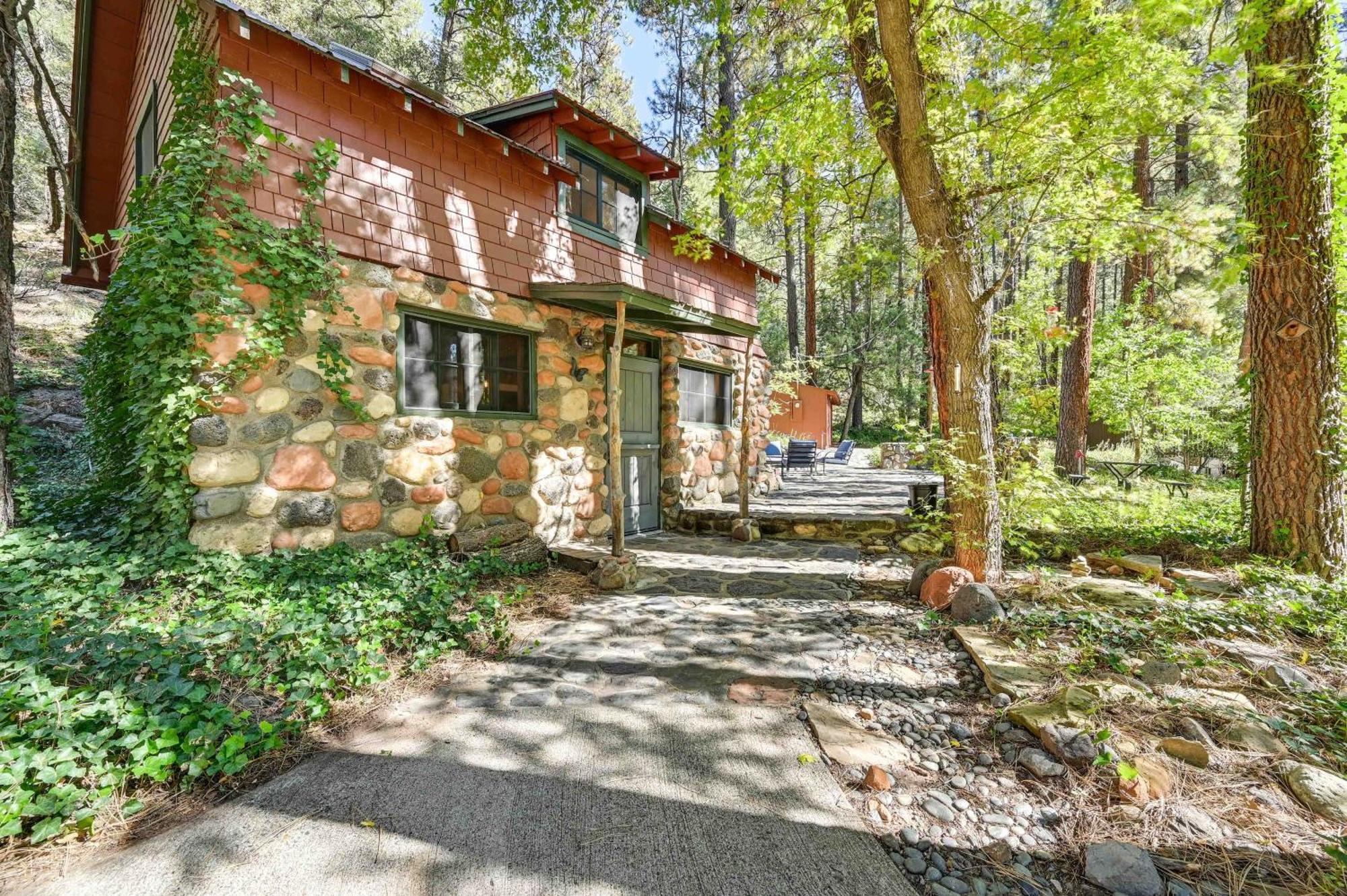 Peaceful Sedona Retreat With Patio And Mtn Views! Appartement Buitenkant foto